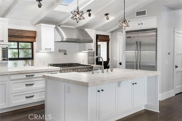 411 Poplar Street, Laguna Beach CA: https://media.crmls.org/medias/5f5367c3-7db5-4bb2-a36c-3175c3343f64.jpg