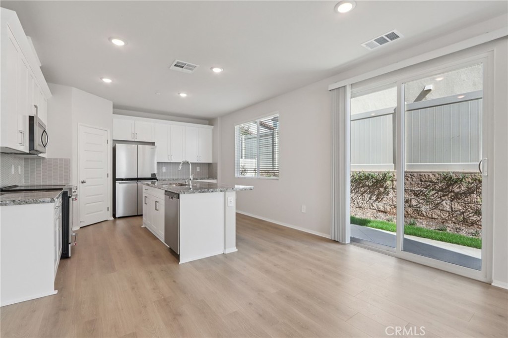 MLS #OC25222451 image #8