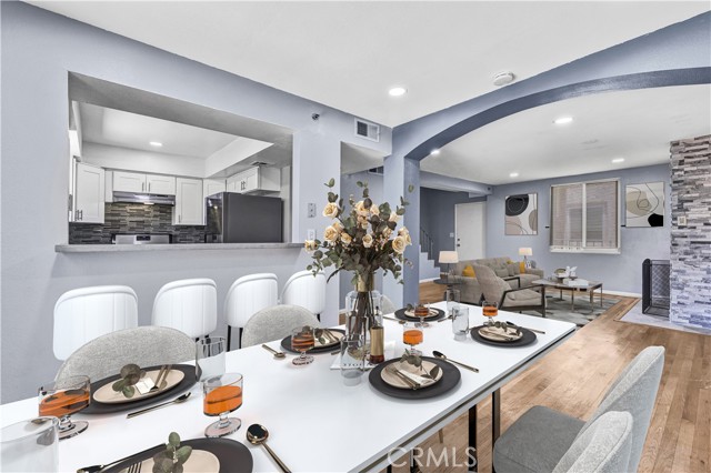 520 N Louise Street, Glendale CA: https://media.crmls.org/medias/5f540f39-6904-4416-8494-26dbfe5caa06.jpg