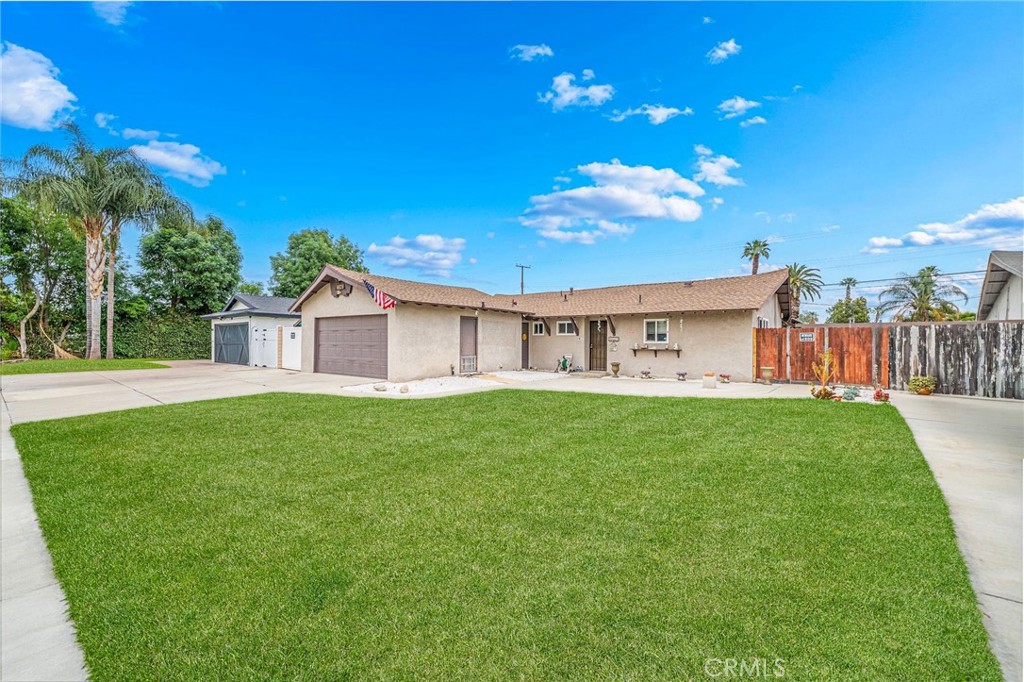 8828 Holly Lane