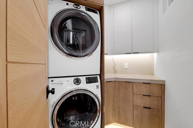 Detail Gallery Image 31 of 36 For 129 Moonstone St, Manhattan Beach,  CA 90266 - 3 Beds | 4 Baths