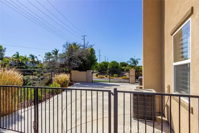 Detail Gallery Image 8 of 34 For 8017 Armagosa Dr, Riverside,  CA 92508 - 4 Beds | 3/1 Baths