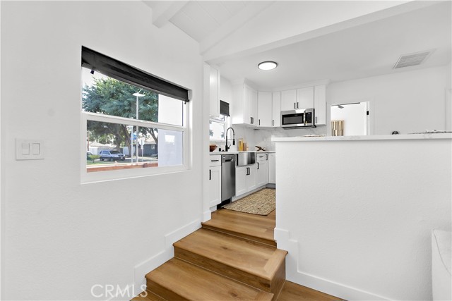 Detail Gallery Image 9 of 31 For 1639 E East Hungerford Street, Long Beach,  CA 90805 - 2 Beds | 1 Baths