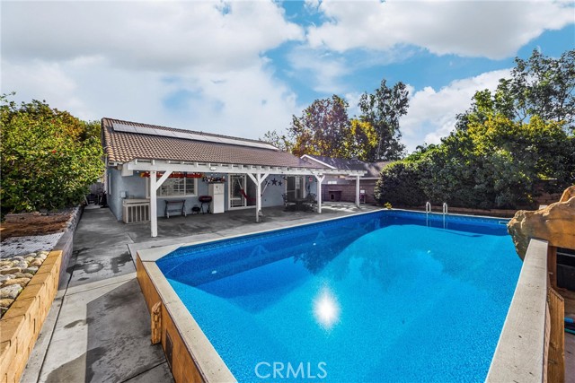 Detail Gallery Image 14 of 16 For 6584 Elderberry Ct, Rancho Cucamonga,  CA 91739 - 4 Beds | 2 Baths