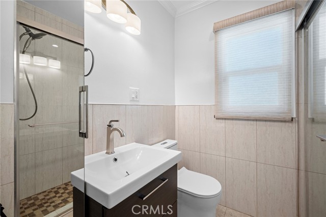 8337 Valecrest Drive, Sun Valley CA: https://media.crmls.org/medias/5f56cc6e-fb04-4bb7-a071-2678656b6cd0.jpg