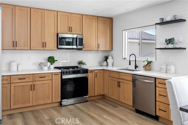 Detail Gallery Image 7 of 20 For 9552 Rhea Ave, Northridge,  CA 91324 - 4 Beds | 2 Baths