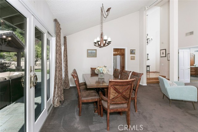 3033 Hopeton Road, La Crescenta CA: https://media.crmls.org/medias/5f5759c5-1634-48c5-be50-14c241c6b6f4.jpg