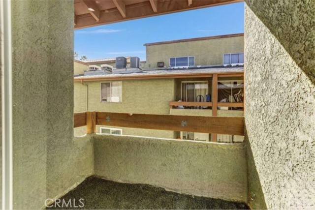 Detail Gallery Image 15 of 20 For 6155 Reseda Blvd #4,  Tarzana,  CA 91335 - 3 Beds | 2 Baths