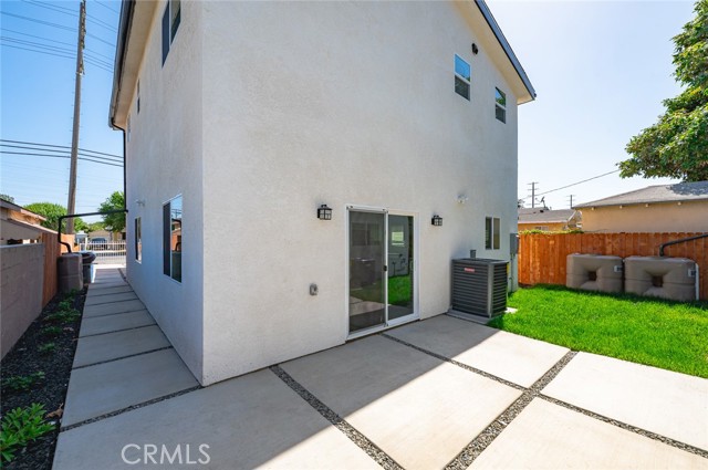 939 E 97th Street, Los Angeles CA: https://media.crmls.org/medias/5f57b6a5-cd4b-4a79-ba25-bf82b1a55e58.jpg