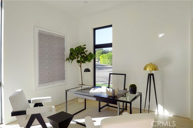 10840 Queensland, Los Angeles CA: https://media.crmls.org/medias/5f5851d3-6679-4fe8-acdf-238796cc3fc3.jpg