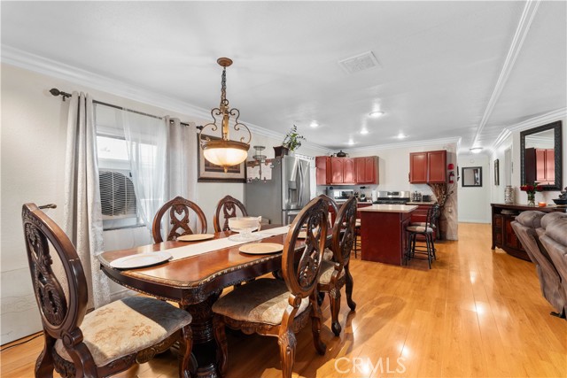350 S Willow AVe, Rialto CA: https://media.crmls.org/medias/5f586431-8b75-4b40-9e58-c468518542ec.jpg