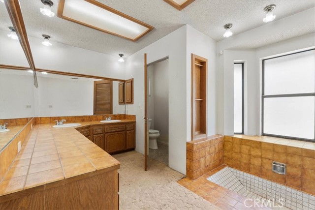 18510 Santa Fe Avenue, San Bernardino CA: https://media.crmls.org/medias/5f587884-4cc8-43c4-9d27-777b15a562fe.jpg