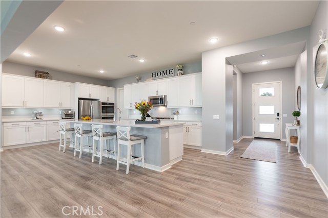 Detail Gallery Image 3 of 27 For 2550 E Penelope Ln, Ontario,  CA 91762 - 5 Beds | 4/1 Baths