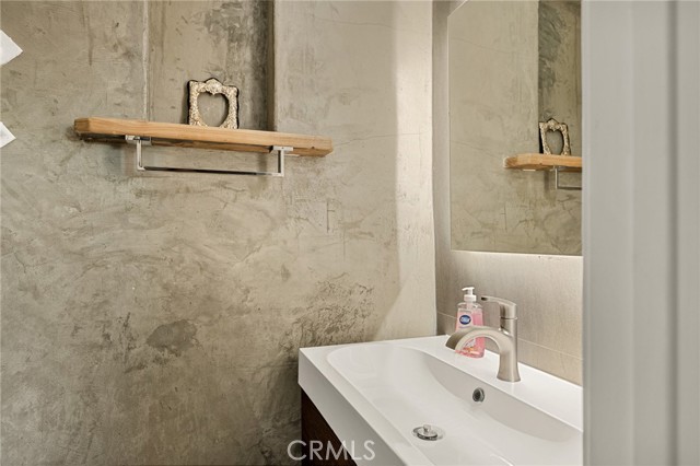 Detail Gallery Image 37 of 46 For 999 Mercury Way, Crestline,  CA 92325 - 4 Beds | 3/1 Baths