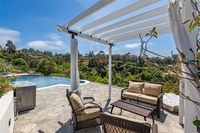 2 El Concho Lane, Rolling Hills CA: https://media.crmls.org/medias/5f5c3518-59ac-42c6-9db8-93a18cf43580.jpg