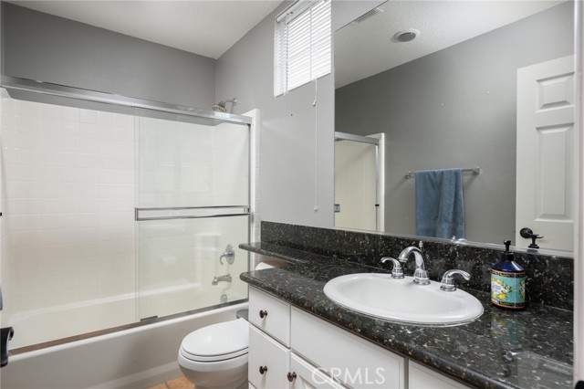 41 Ethereal Street, Ladera Ranch CA: https://media.crmls.org/medias/5f5cb4ba-9f4e-49b2-9db5-70737add47f3.jpg