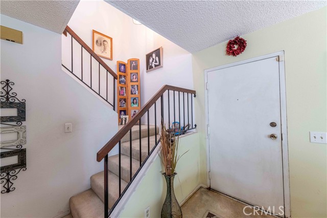 1363 San Simeon Court, Ventura CA: https://media.crmls.org/medias/5f5cfb28-bd46-48ea-8fc6-1ecc88cec879.jpg