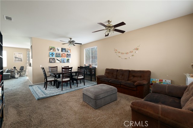 8421 Long View Avenue, Hesperia CA: https://media.crmls.org/medias/5f5d04d0-dccc-414c-9cb8-d95928067bcf.jpg