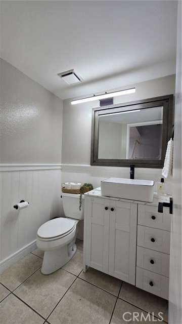 Detail Gallery Image 8 of 27 For 1772 Dumitru #B,  Corona,  CA 92881 - 2 Beds | 2/1 Baths