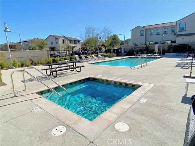 Detail Gallery Image 25 of 30 For 19714 Kamm Ct, Canyon Country,  CA 91351 - 3 Beds | 2/1 Baths