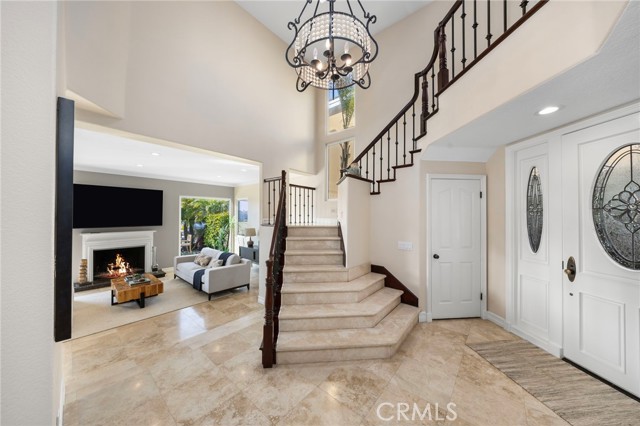 Detail Gallery Image 2 of 44 For 6230 Napoli Ct, Long Beach,  CA 90803 - 4 Beds | 4 Baths