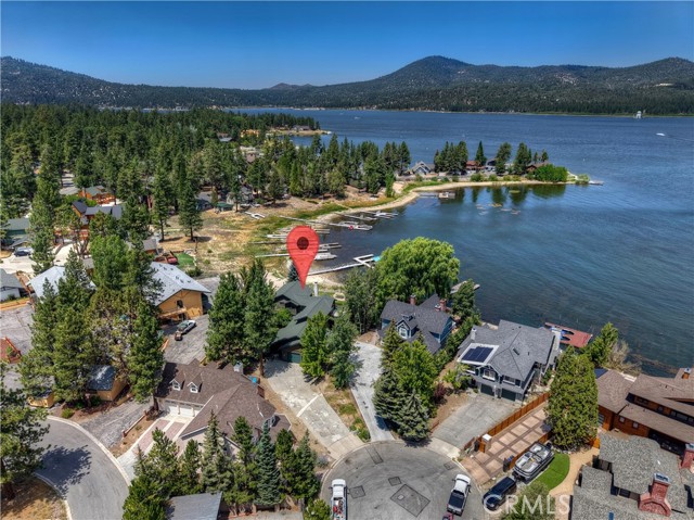 488 Lakeview Court, Big Bear Lake CA: https://media.crmls.org/medias/5f5e5e2b-17af-411f-a63c-0d7e13e7cd1b.jpg