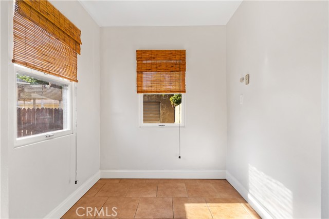 3007 Park Way, Bakersfield CA: https://media.crmls.org/medias/5f5e6128-9010-4259-a5c6-28910265c969.jpg