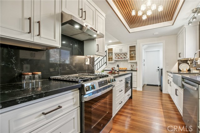 1533 W San Lorenzo Ave, Santa Ana CA: https://media.crmls.org/medias/5f5ff763-0a6b-4def-867d-5e4252d9ff73.jpg