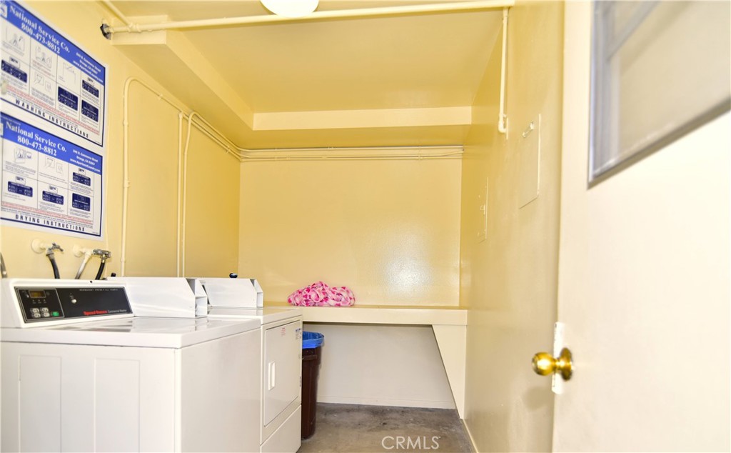 https://media.crmls.org/medias/5f601a48-5bb2-4366-af9d-ff7e3f5b564e.jpg?preset=X-Large