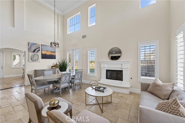 Detail Gallery Image 8 of 44 For 2634 Old Windmill Ct, Riverside,  CA 92503 - 5 Beds | 4/1 Baths