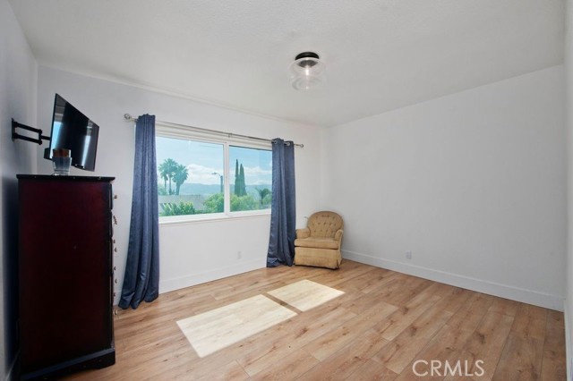 Detail Gallery Image 30 of 49 For 2057 Woodglen St, Simi Valley,  CA 93065 - 4 Beds | 2/1 Baths