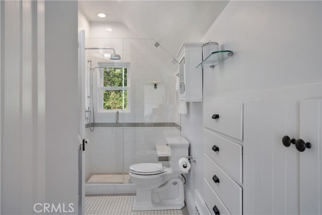 211 E Virginia Avenue, Glendora CA: https://media.crmls.org/medias/5f606a1f-9b13-4e80-a495-1b6b08748184.jpg