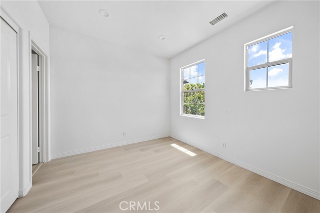 97 Twin Gables, Irvine CA: https://media.crmls.org/medias/5f608441-125f-4d9b-9c13-408d12592168.jpg