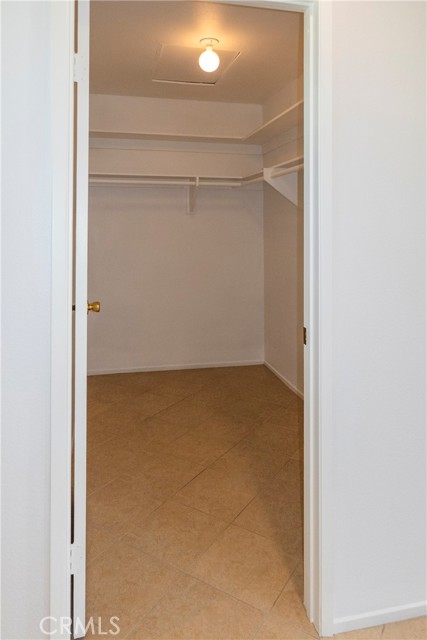 18410 Alexander Ave, Cerritos CA: https://media.crmls.org/medias/5f60b46d-0970-4522-bfa6-4481ea166853.jpg