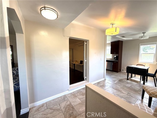 Detail Gallery Image 10 of 56 For 1978 S Holt Ave, Los Angeles,  CA 90034 - 3 Beds | 2 Baths