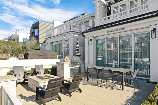 Detail Gallery Image 36 of 42 For 708 Heliotrope, Corona Del Mar,  CA 92625 - 3 Beds | 3 Baths