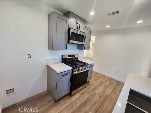 Detail Gallery Image 28 of 43 For 7665 Machrea, Tujunga,  CA 91042 - 3 Beds | 2 Baths