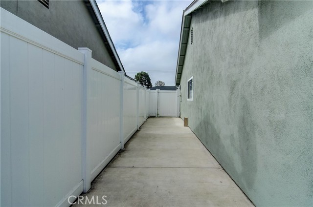Detail Gallery Image 18 of 20 For 9811 Fair Tide Cir, Huntington Beach,  CA 92646 - 4 Beds | 2 Baths