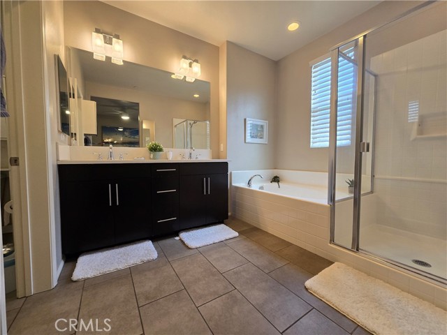 1865 Orizaba Avenue, Signal Hill CA: https://media.crmls.org/medias/5f6349b3-bb57-45ea-94c6-5a5c0a612ddc.jpg