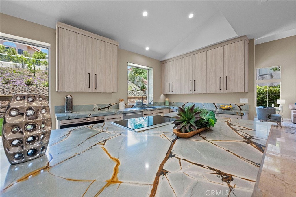 MLS #OC25179992 img 17