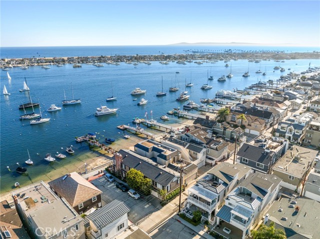 Detail Gallery Image 31 of 35 For 109 Onyx Ave, Newport Beach,  CA 92662 - 3 Beds | 4/1 Baths