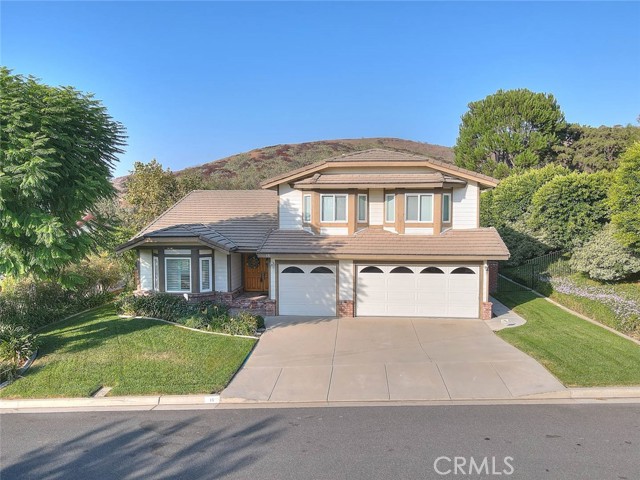 15 Los Coyotes Dr, Phillips Ranch, CA 91766