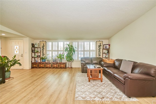 Detail Gallery Image 4 of 36 For 1121 Northwood Rd 237a   M9,  Seal Beach,  CA 90740 - 2 Beds | 2 Baths