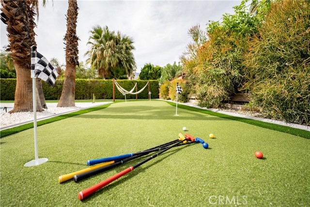 515 N Burton Way, Palm Springs CA: https://media.crmls.org/medias/5f655bdf-0bdc-4829-aa4e-c6af7bb255a2.jpg