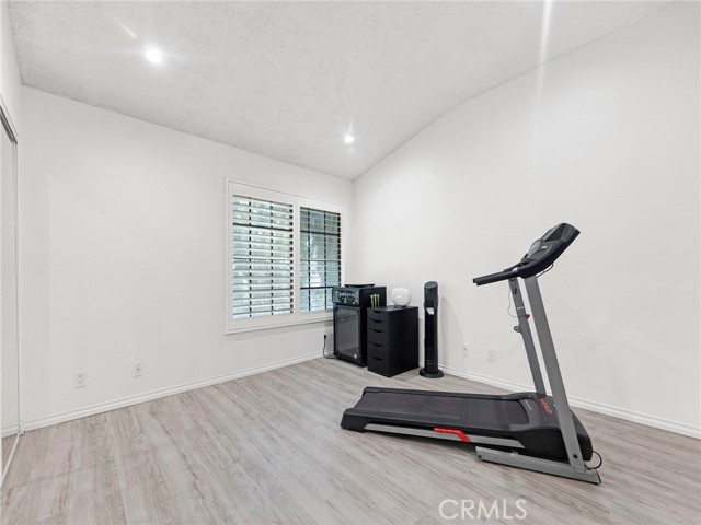 Detail Gallery Image 10 of 19 For 11350 Foothill Bld #15,  Sylmar,  CA 91342 - 2 Beds | 2 Baths