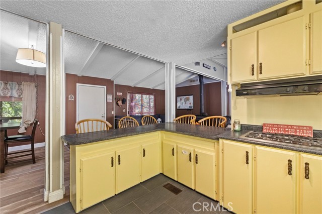 Detail Gallery Image 7 of 34 For 26552 Sno Bowl Rd, Long Barn,  CA 95335 - 3 Beds | 2 Baths