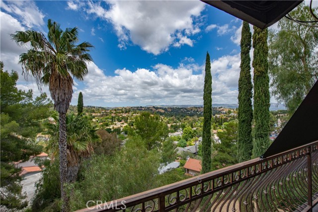 Detail Gallery Image 39 of 41 For 4389 San Blas Ave, Woodland Hills,  CA 91364 - 4 Beds | 2/1 Baths