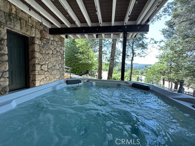 28041 Lakes Edge Road, Lake Arrowhead CA: https://media.crmls.org/medias/5f6714f0-5f55-4a8e-b8da-6004f8a13598.jpg