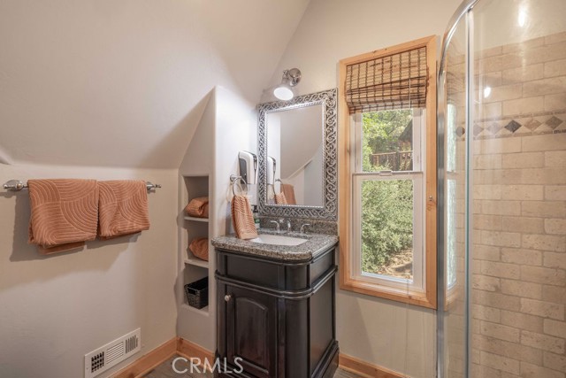 893 Silver Tip Drive, Big Bear CA: https://media.crmls.org/medias/5f6722c7-92dc-40f5-97d1-7b185c79f8c1.jpg
