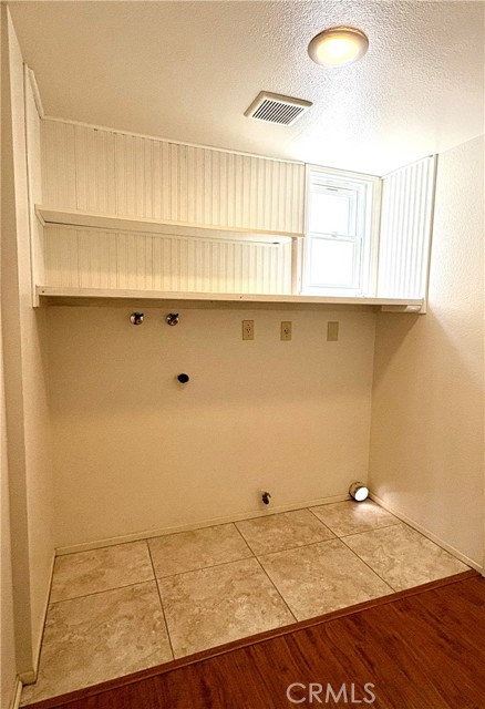 Detail Gallery Image 13 of 23 For 22936 Broadleaf, Lake Forest,  CA 92630 - 3 Beds | 2/1 Baths